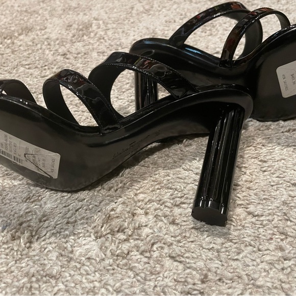 Salvatore Ferragamo heels - Picture 2 of 7